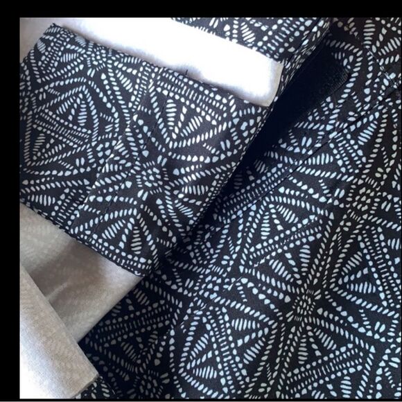 NEW WITH TAGS BEAUTIFUL BLACK PEARL BATIK SMALL WRAPAROUND RIPSKIRT - Picture 5 of 7